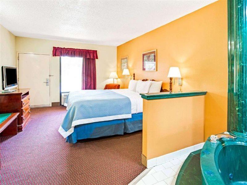 Days Inn By Wyndham Covington Eksteriør billede