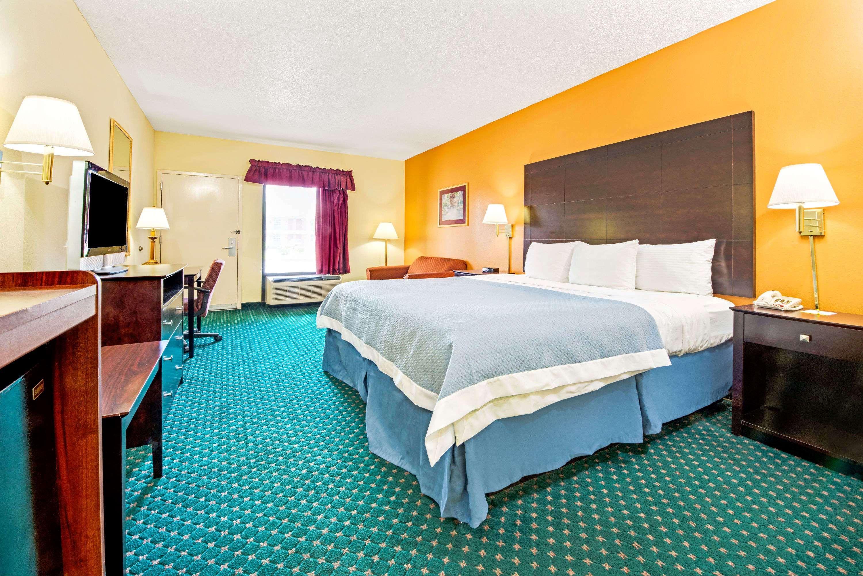 Days Inn By Wyndham Covington Eksteriør billede