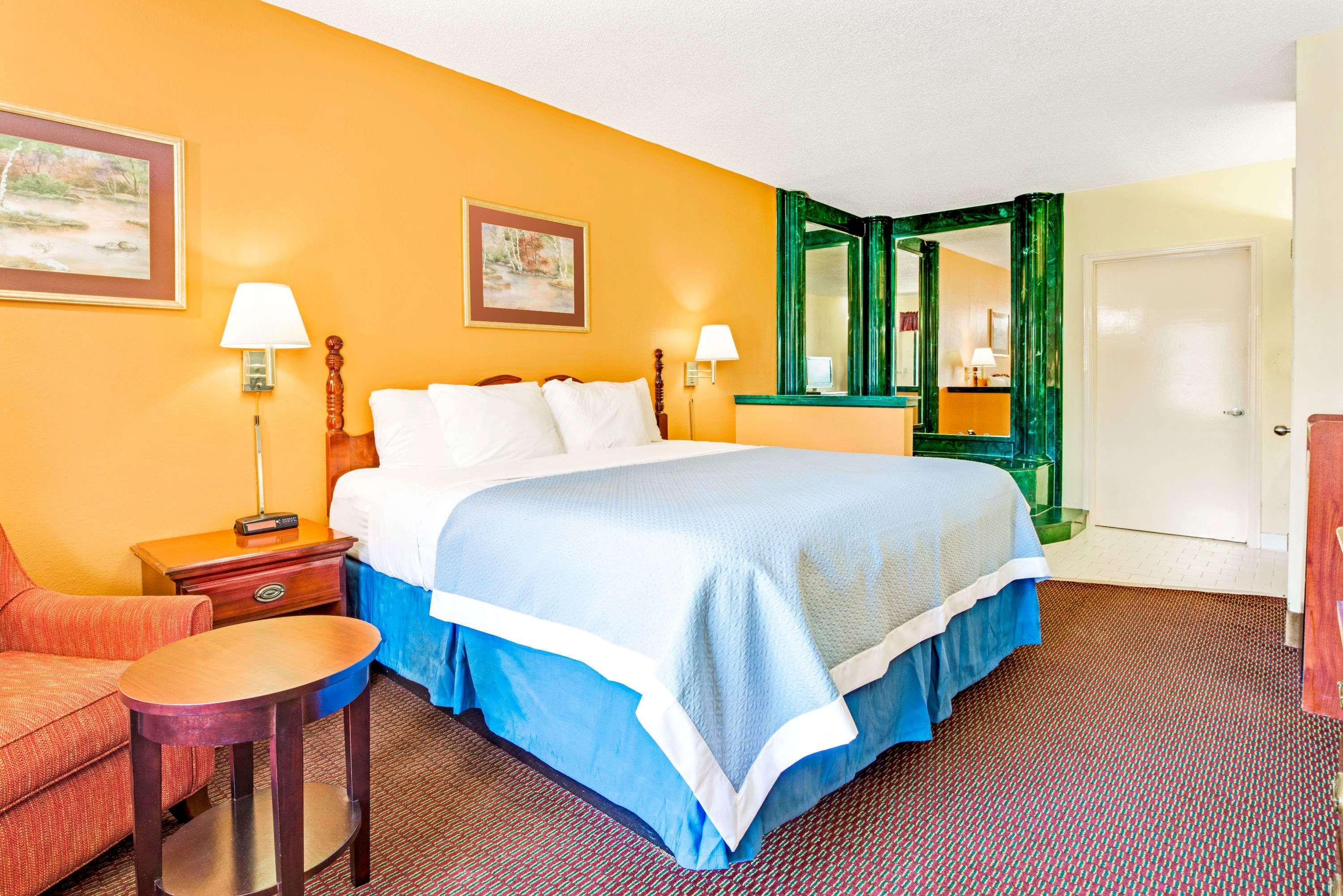 Days Inn By Wyndham Covington Eksteriør billede